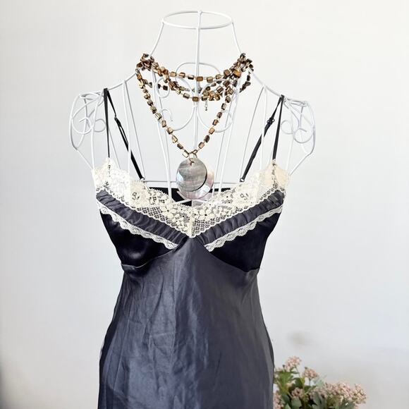 INSANE vintage y2k Victoria’s Secret Angels babydoll mini slip dress - Picture 3 of 6